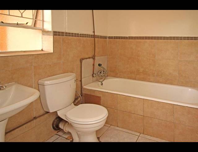 1 BEDROOM APARTMENT FOR SALE IN WINDSOR